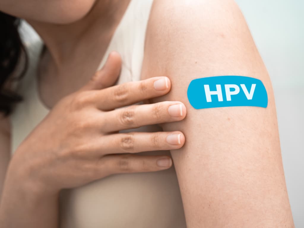 เจาะลึกเชื้อ HPV สายพันธุ์รุนแรง ติดแล้วรักษาหายไหม? วิธีป้องกันตัวเองให้ไกลมะเร็งร้าย